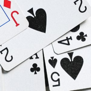 Strategie i techniki liczenia kart w pokerze