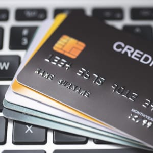 Obciążenia zwrotne i spory: poruszanie się po problemach z kartami kredytowymi w kasynach online